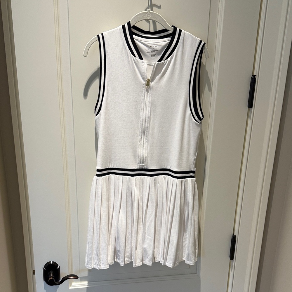 Varley Black and White Trim Top